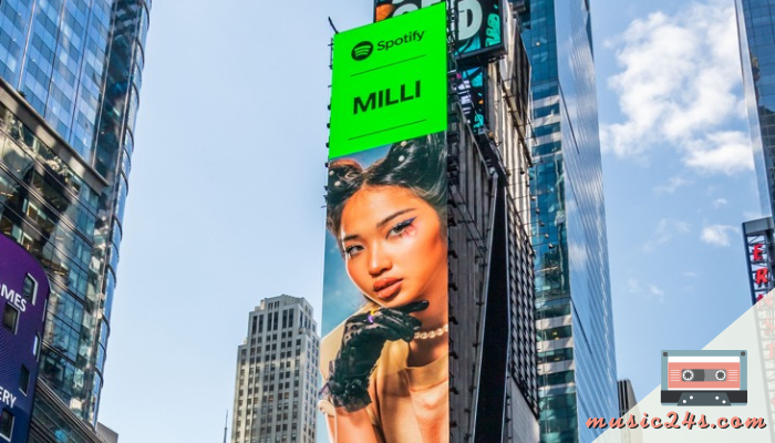 MILLI ตื่นเต้นดีใจ หลังมีรูปของตัวเองในใจกลางนิวยอร์ค ถือเป็นเรื่องที่น่าตื่นเต้น และสร้างความปลาบปลื้มให้ตัวเธอเองสุด ๆ สำหรับ MILLI (มิลลิ-ดนุภา คณาธีรกุล)
